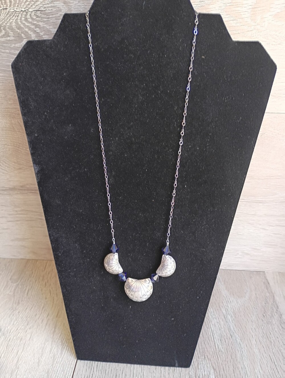 Western Silver & Crystal Beaded Necklace 22" Length Native Toggle Closure - Picture 10 of 10